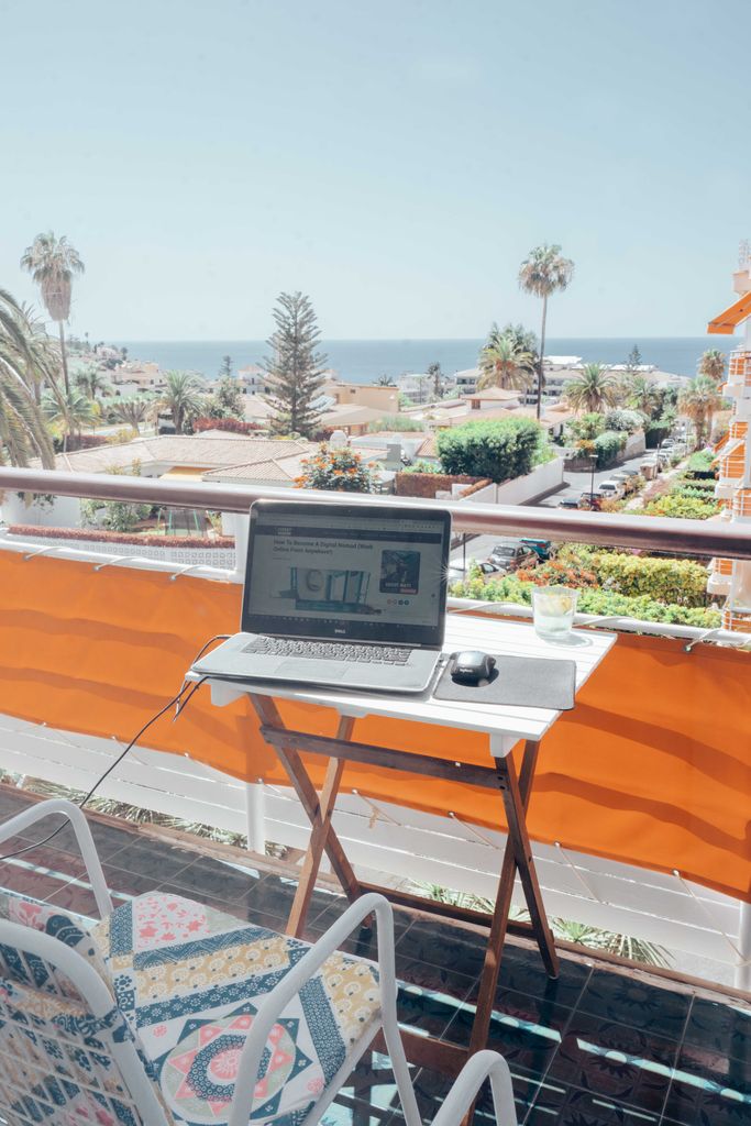 Remote werken vanuit Spanje met uitzicht op de Costa Blanca.