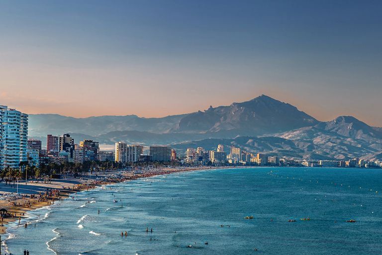 Costa Blanca Noord en Zuid vergelijken bij het kopen van een huis